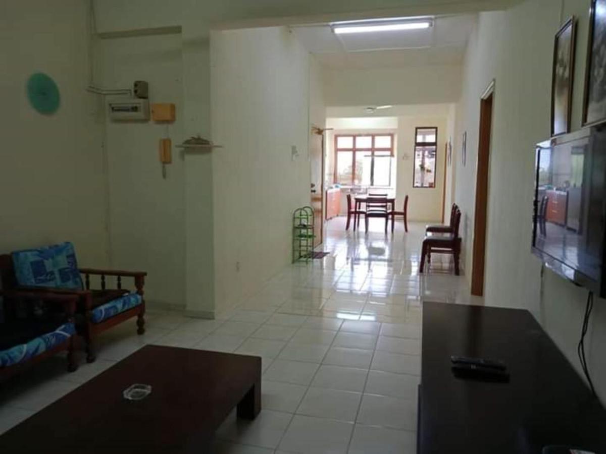 Oyo Home 90419 Sahar Guesthouse Malacca Εξωτερικό φωτογραφία